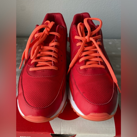 Women’s Air Max 90 Ultra Essential. - Picture 8 of 16